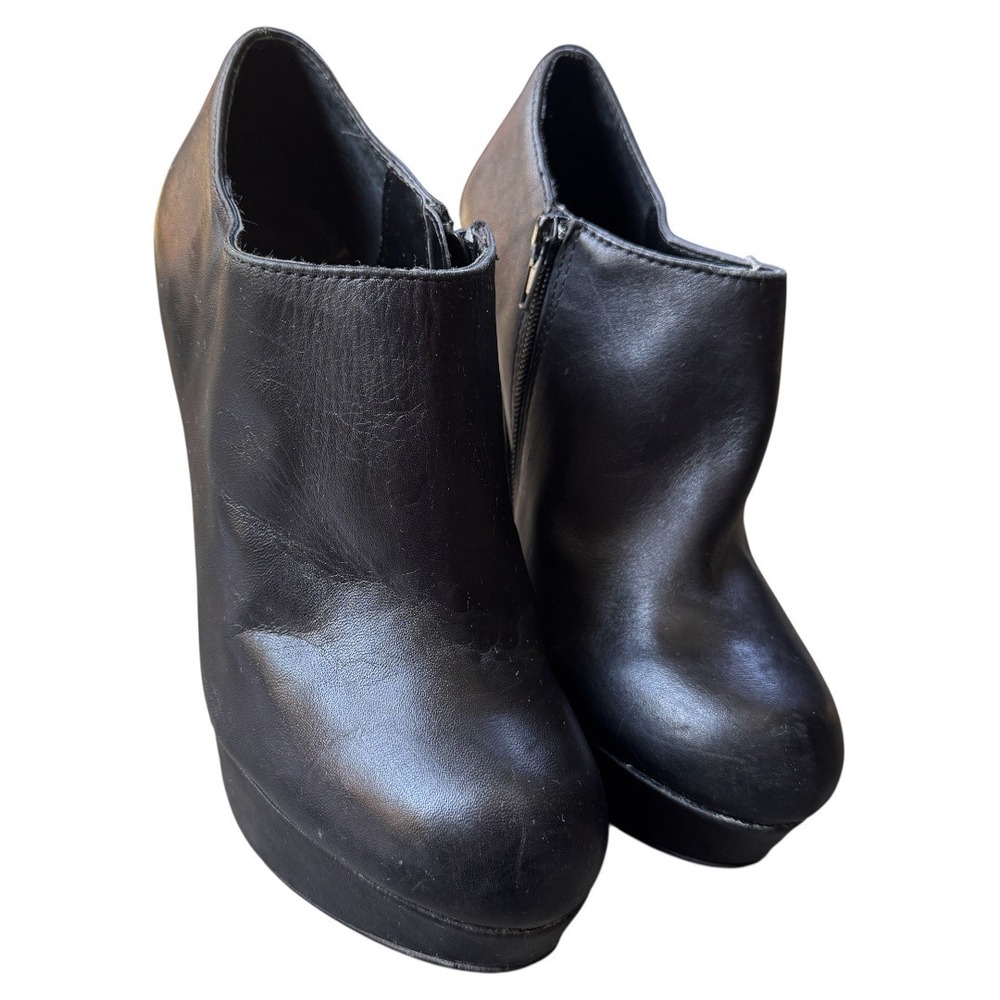 Steve Madden Black Leather Platform‎ High Heel Ankle Booties Women's size 7.5M